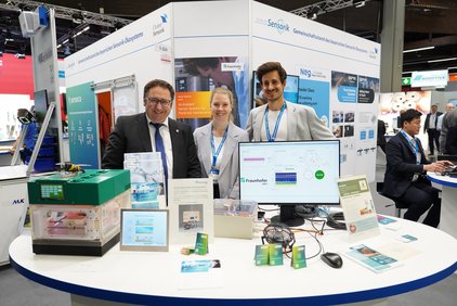 Der Counter des Fraunhofer EMFT, Besuch von Staatssekretär Tobias Gotthardt